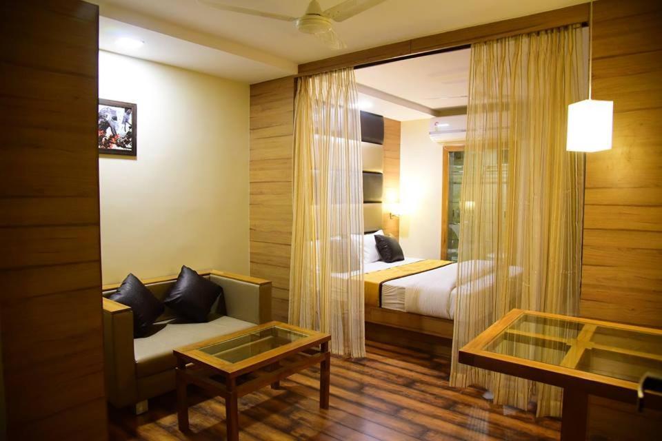 Hotel Ahmedabad Inn 객실 사진